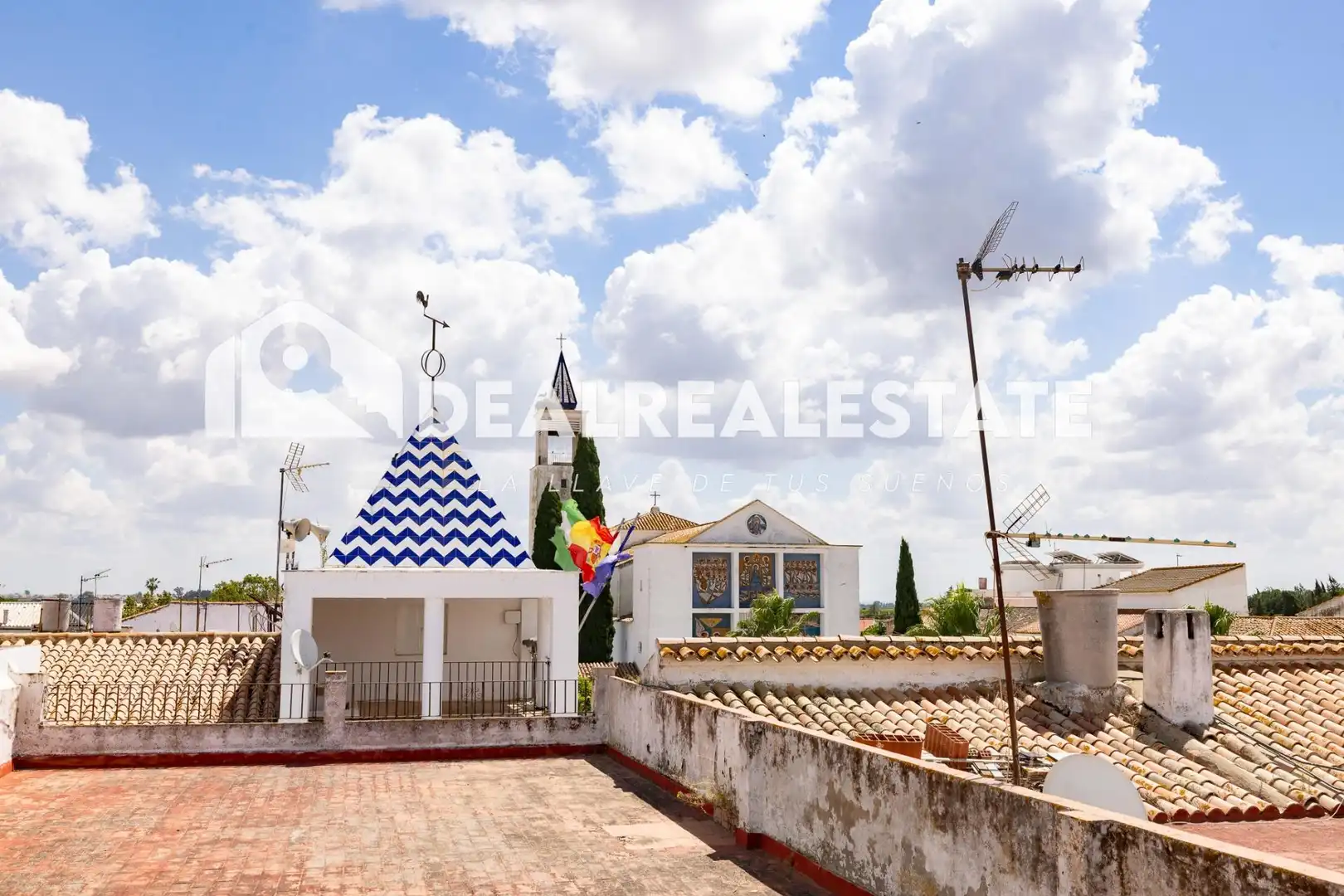 Vista exterior de Piso en venta en Guillena con Trastero