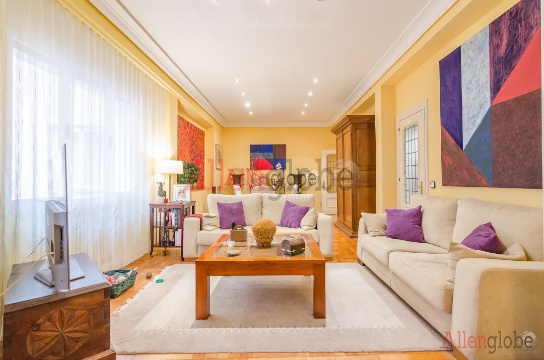 Living room of Flat for sale in Oviedo   with Heating