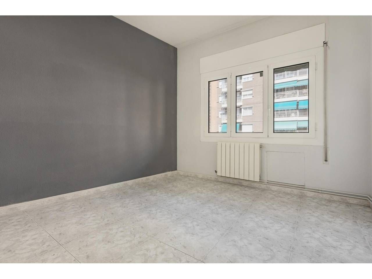 Habitación de Piso en venta en  Barcelona Capital con Calefacción y Balcón