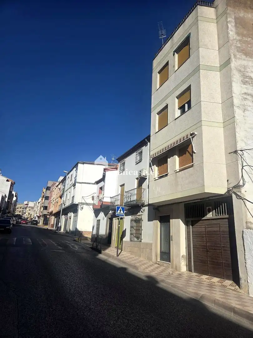 Vista exterior de Piso en venta en Torredonjimeno con Terraza y Balcón