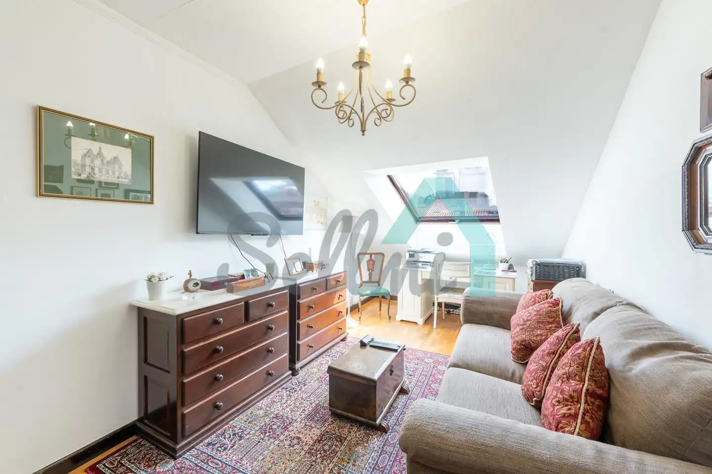 Sala d'estar de Dúplex en venda en Oviedo  amb Calefacció, Parquet i Terrassa