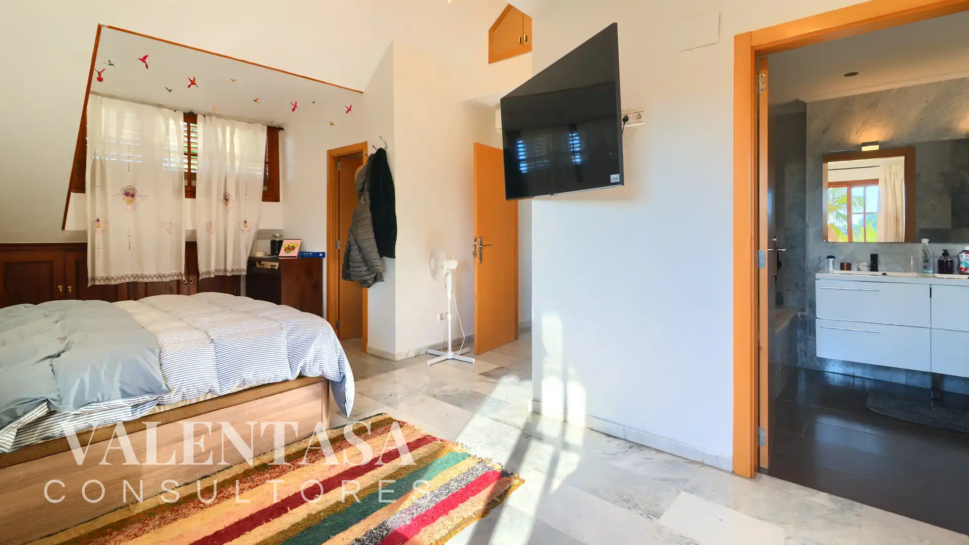 Bedroom of Houses for sale in L'Eliana  with Air Conditioner, Heating and Private garden