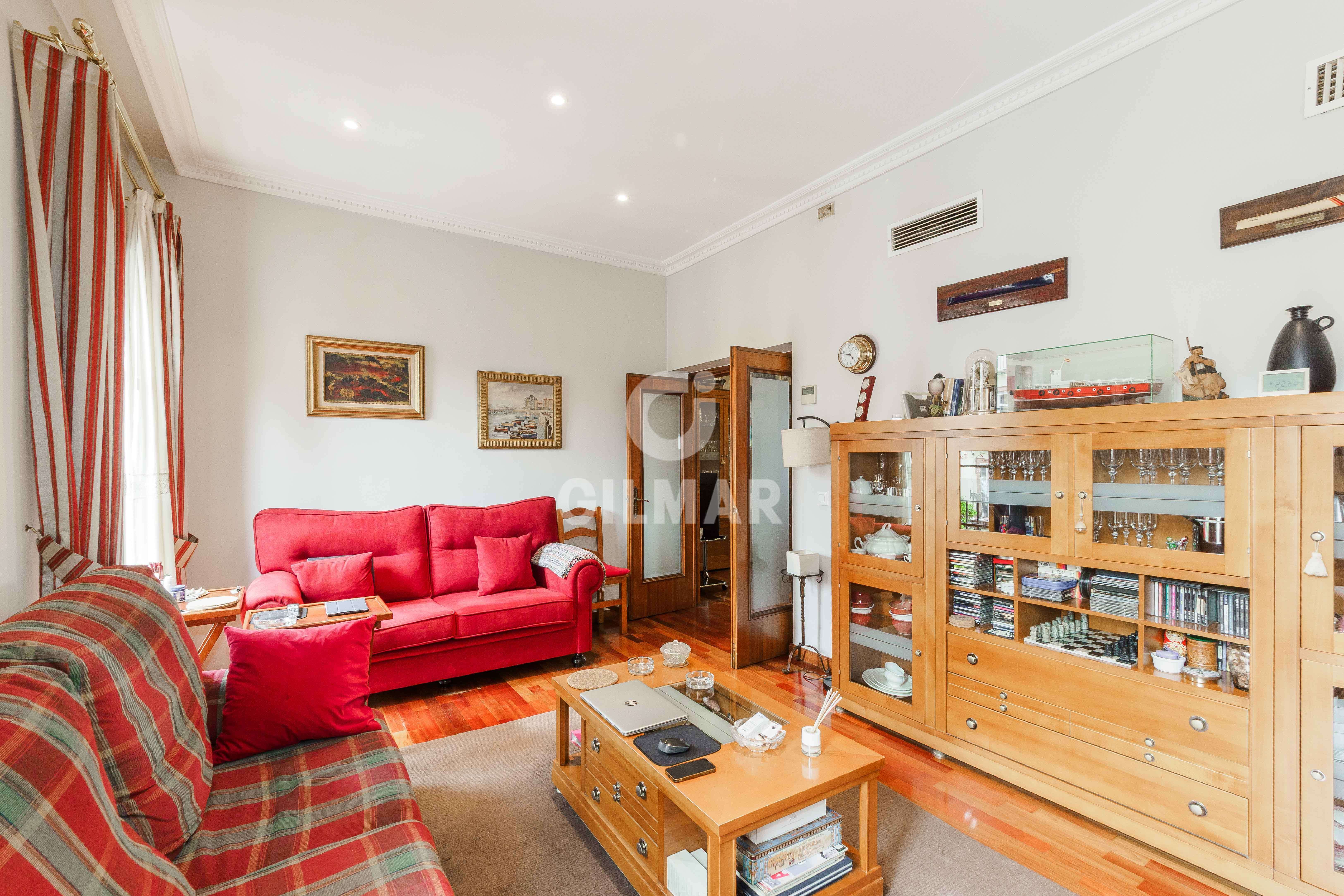 Living room of Flat for sale in  Sevilla Capital  with Heating