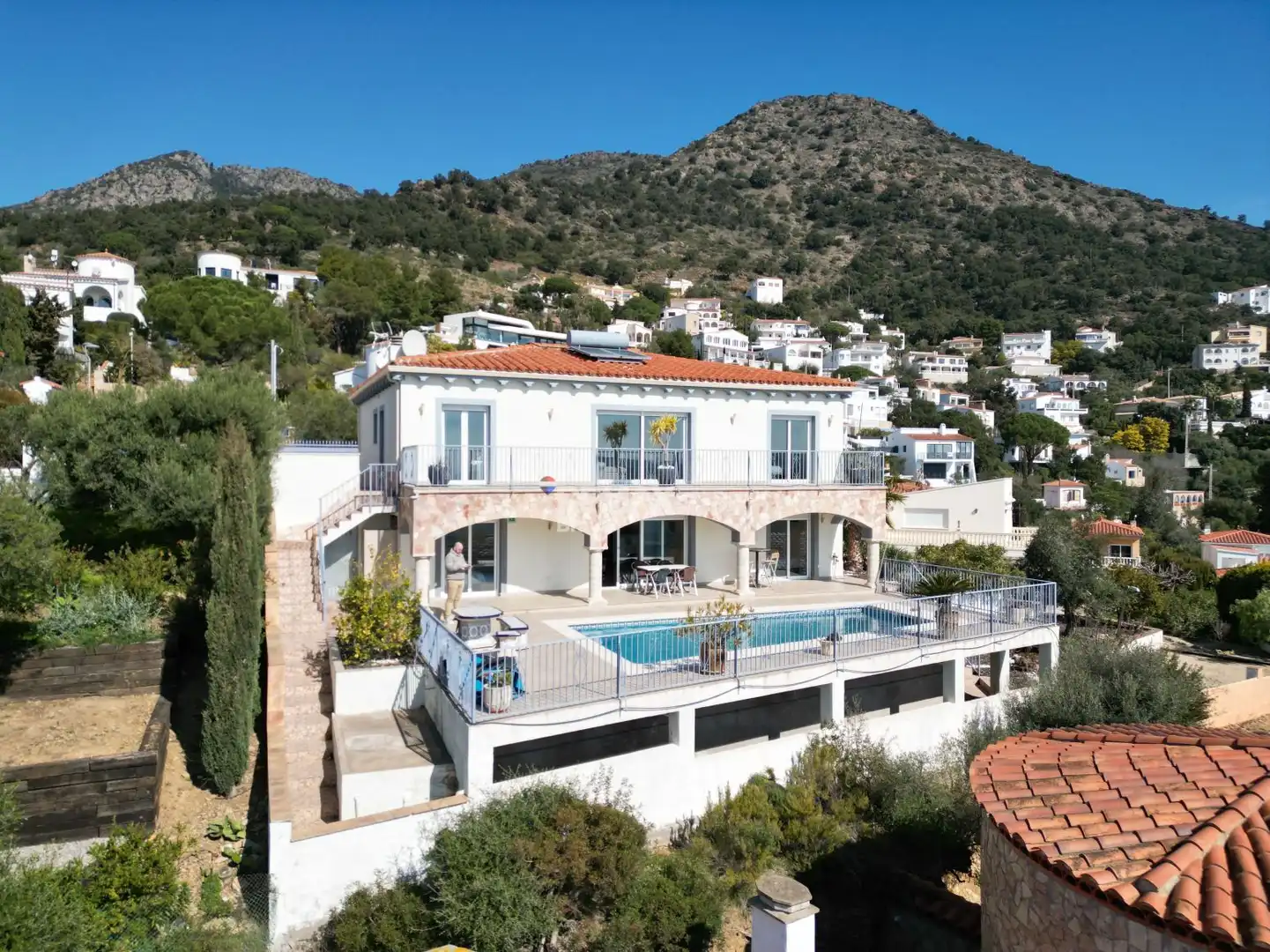 Vista exterior de Casa o xalet en venda en Roses amb Aire condicionat, Jardí privat i Piscina