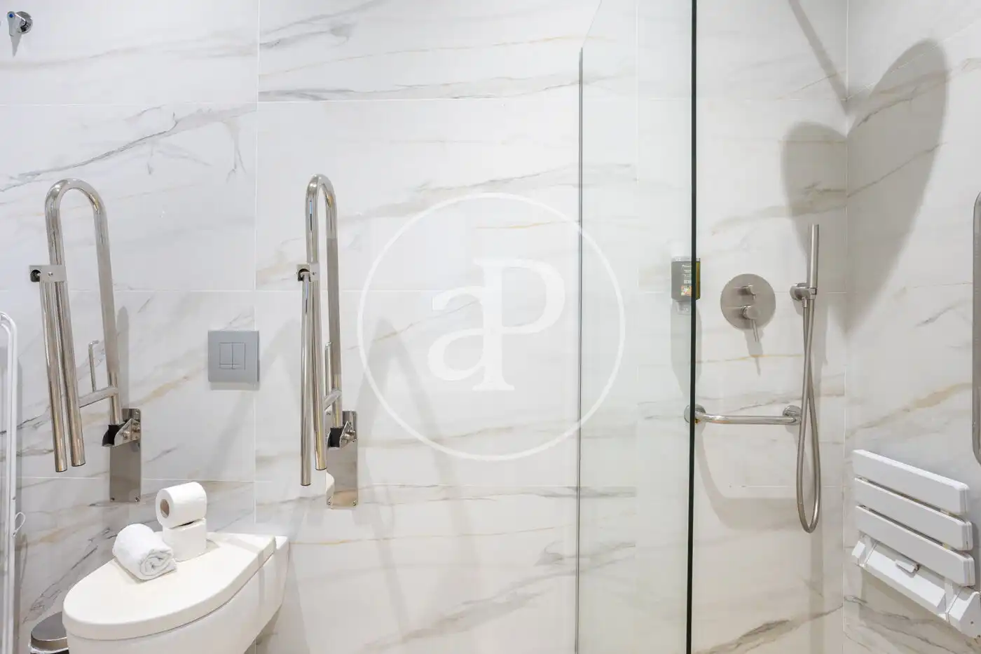 Baño de Piso en venta en Valencia con Aire acondicionado, Calefacción y Amueblado