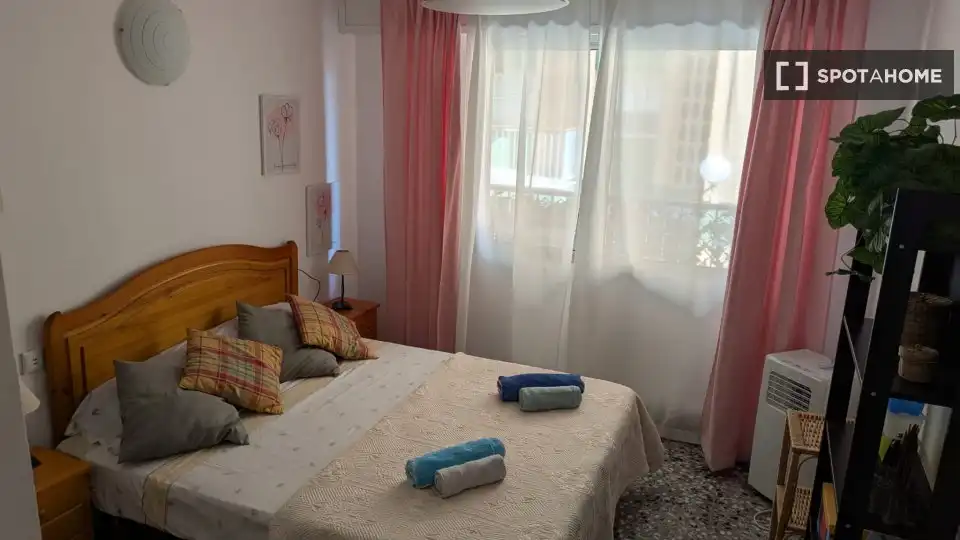Appartamento con terrazza in affitto a Playa de Gandia, imagen 6