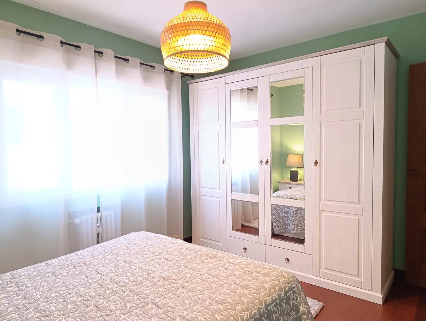 Habitación de Piso de alquiler en Oviedo  con Calefacción y Trastero