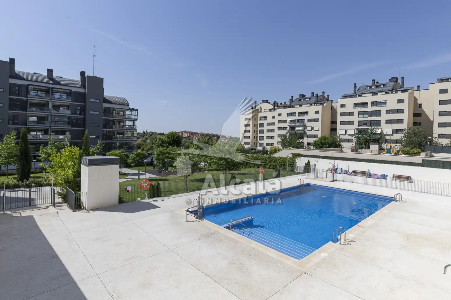 Piscina de Àtic en venda en Rivas-Vaciamadrid amb Aire condicionat, Calefacció i Jardí privat