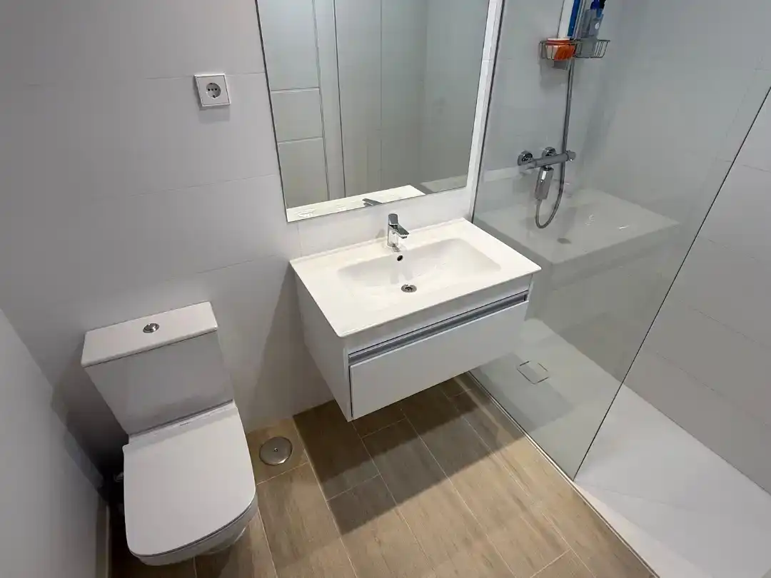 Bany de Pis en venda en Majadahonda amb Aire condicionat, Piscina i Balcó