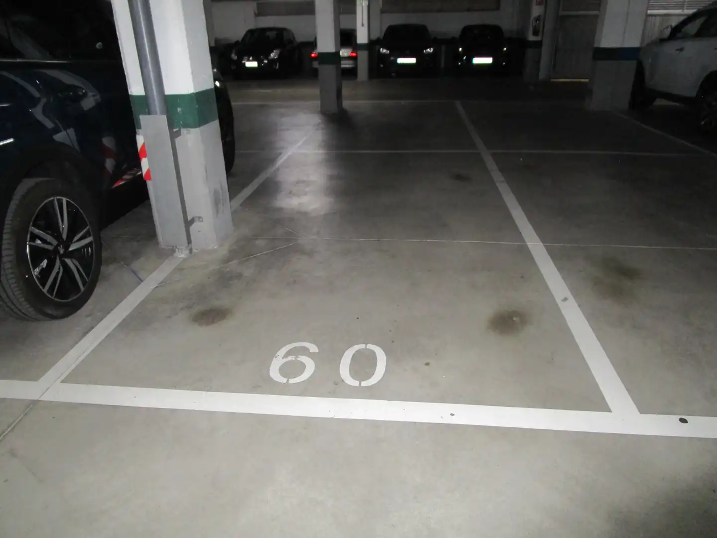 Parkplatz von Wohnungen zum Verkauf in Madrid mit Klimaanlage, Heizung und Balkon