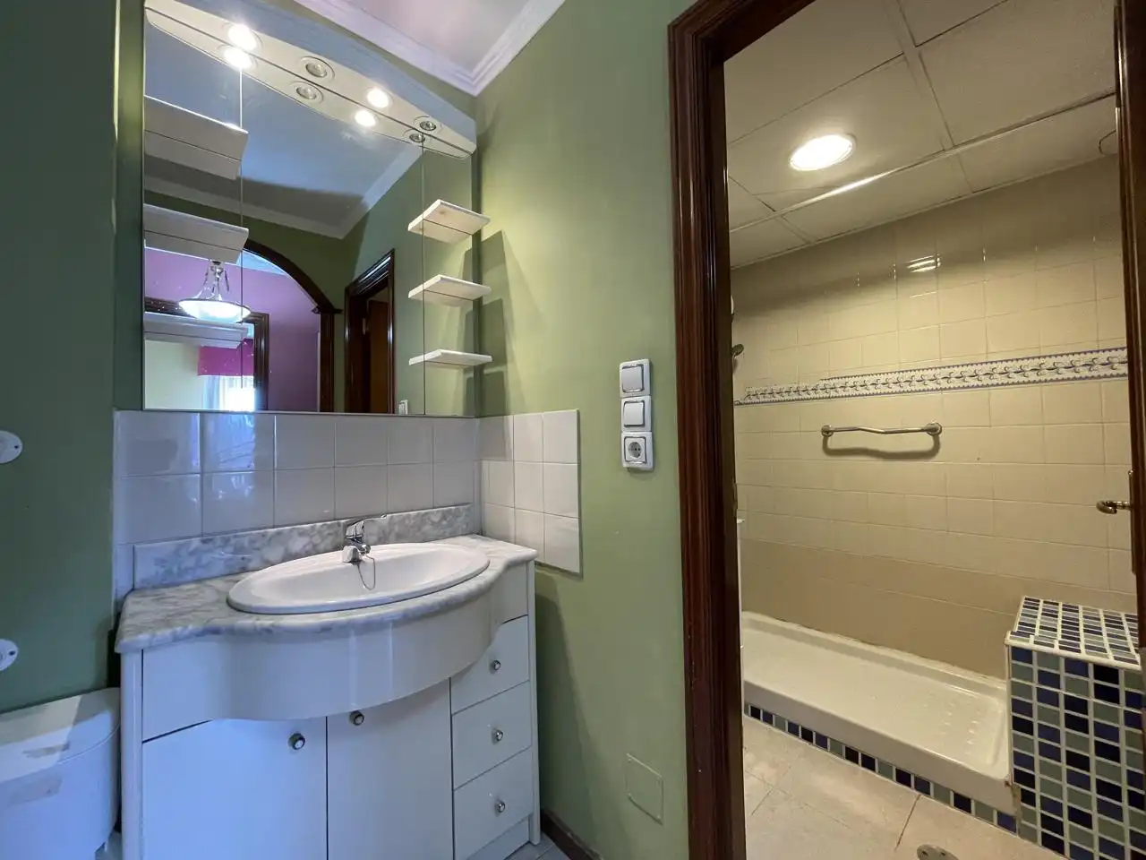 Baño de Piso en venta en A Coruña Capital  con Calefacción y Trastero