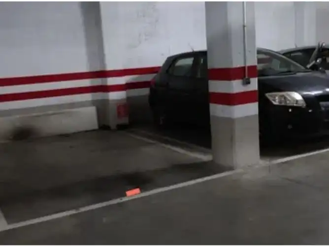 Garage for rent in Calle Tren Changay, 1, San Jerónimo - La Bachillera