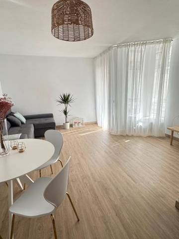 Piso en Venta en Calle Martínez de la Rosa en Suárez