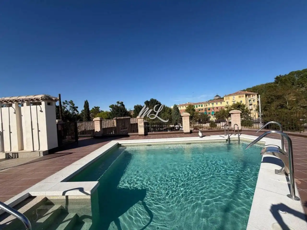 Piscina de Dúplex en venda en Toledo amb Calefacció, Traster i Piscina comunitària