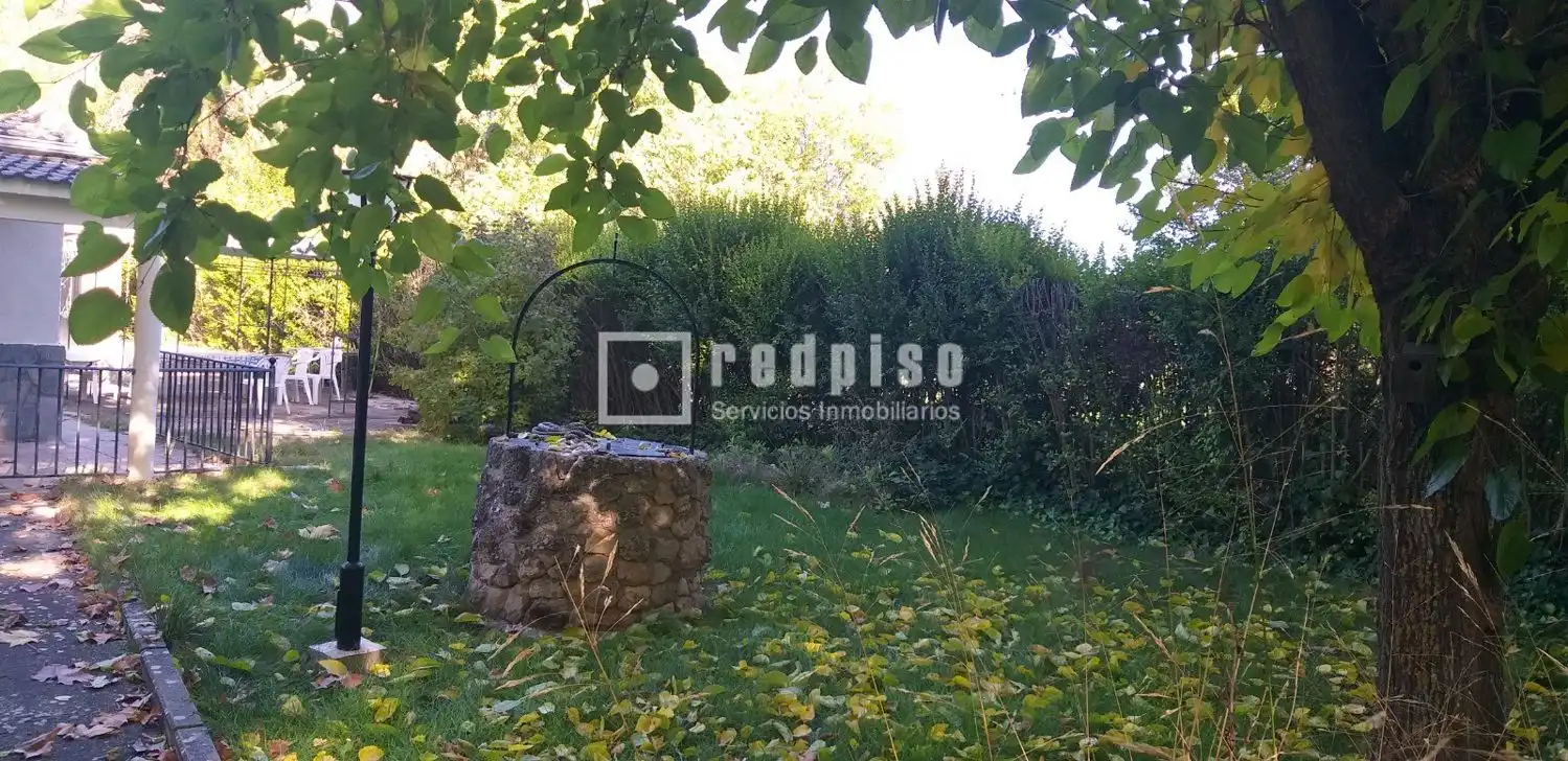 Garden of Houses for sale in Hontoba  with Heating, Storage room and Alarm