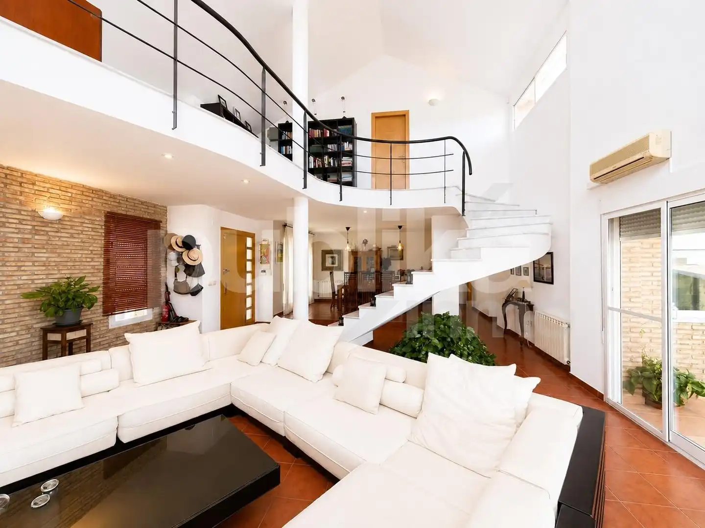 Sala de estar de Casa o chalet en venta en San Vicente del Raspeig / Sant Vicent del Raspeig con Aire acondicionado, Calefacción y Piscina