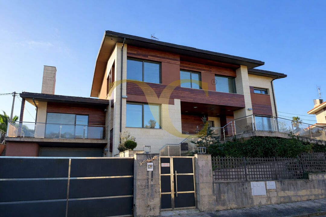 Vista exterior de Casa o xalet en venda en Llanes amb Calefacció, Jardí privat i Terrassa
