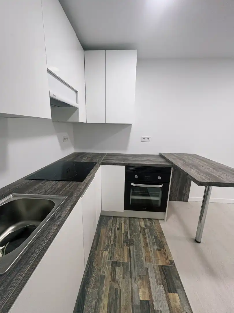 Study for rent in Calle Isla de la Toja, 14, Parque de la Coruña - Las Suertes