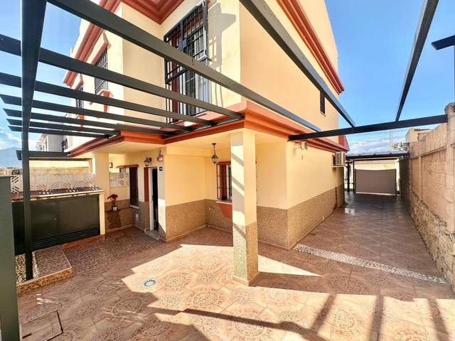 Casa adosada en Venta en Calle Calle Concha Espina en Sexmo