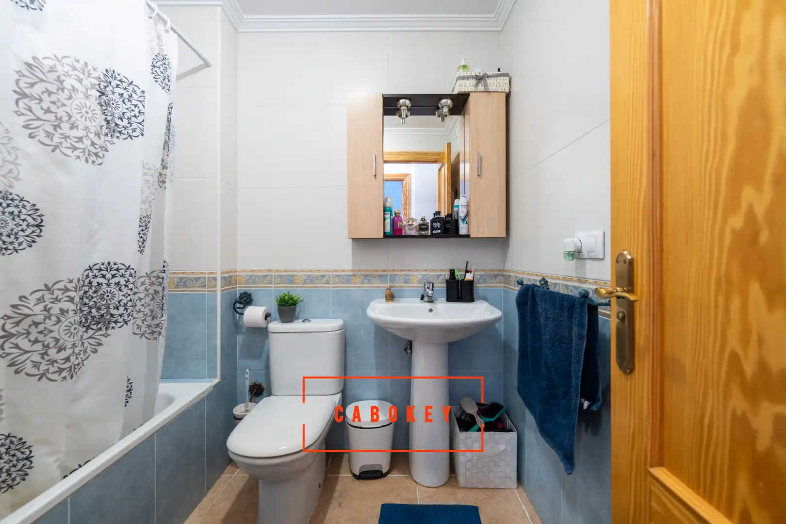 Bathroom of Flat for sale in Roquetas de Mar  with Air Conditioner, Heating and Terrace