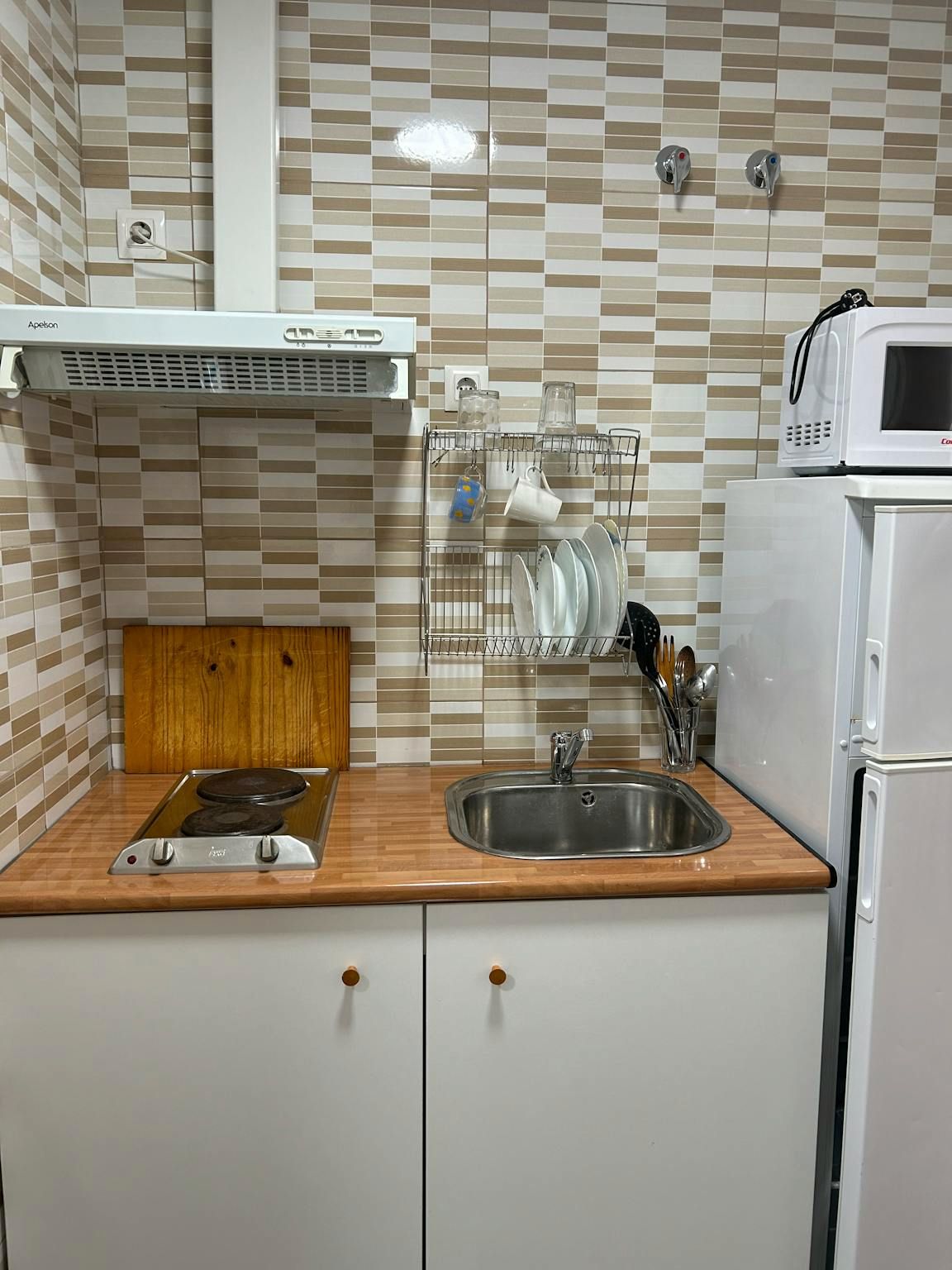 Cocina de Piso de alquiler en L'Hospitalet de Llobregat con Aire acondicionado, Calefacción y Amueblado