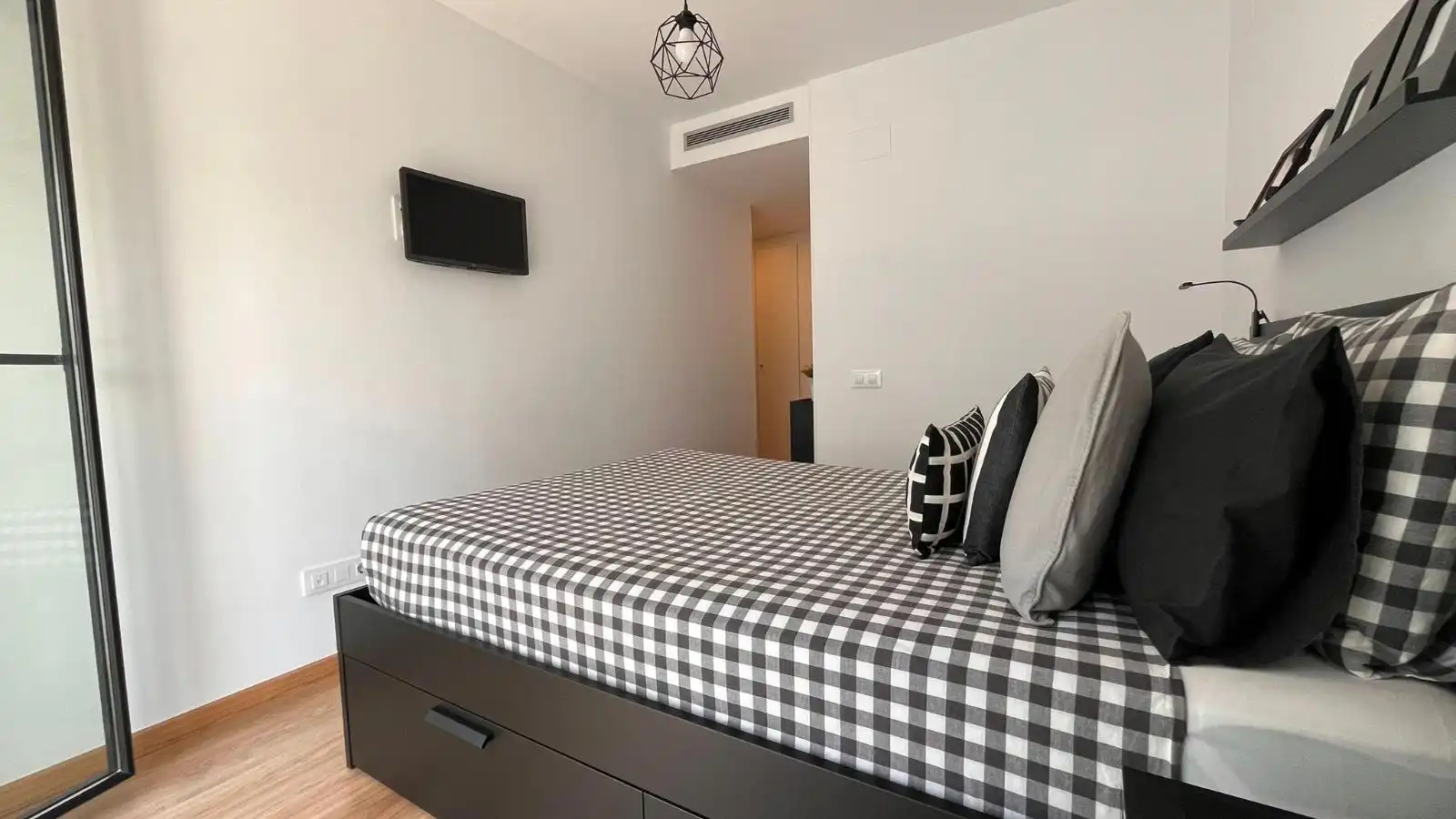 Bedroom of Flat for sale in Sant Just Desvern  with Air Conditioner, Heating and Private garden