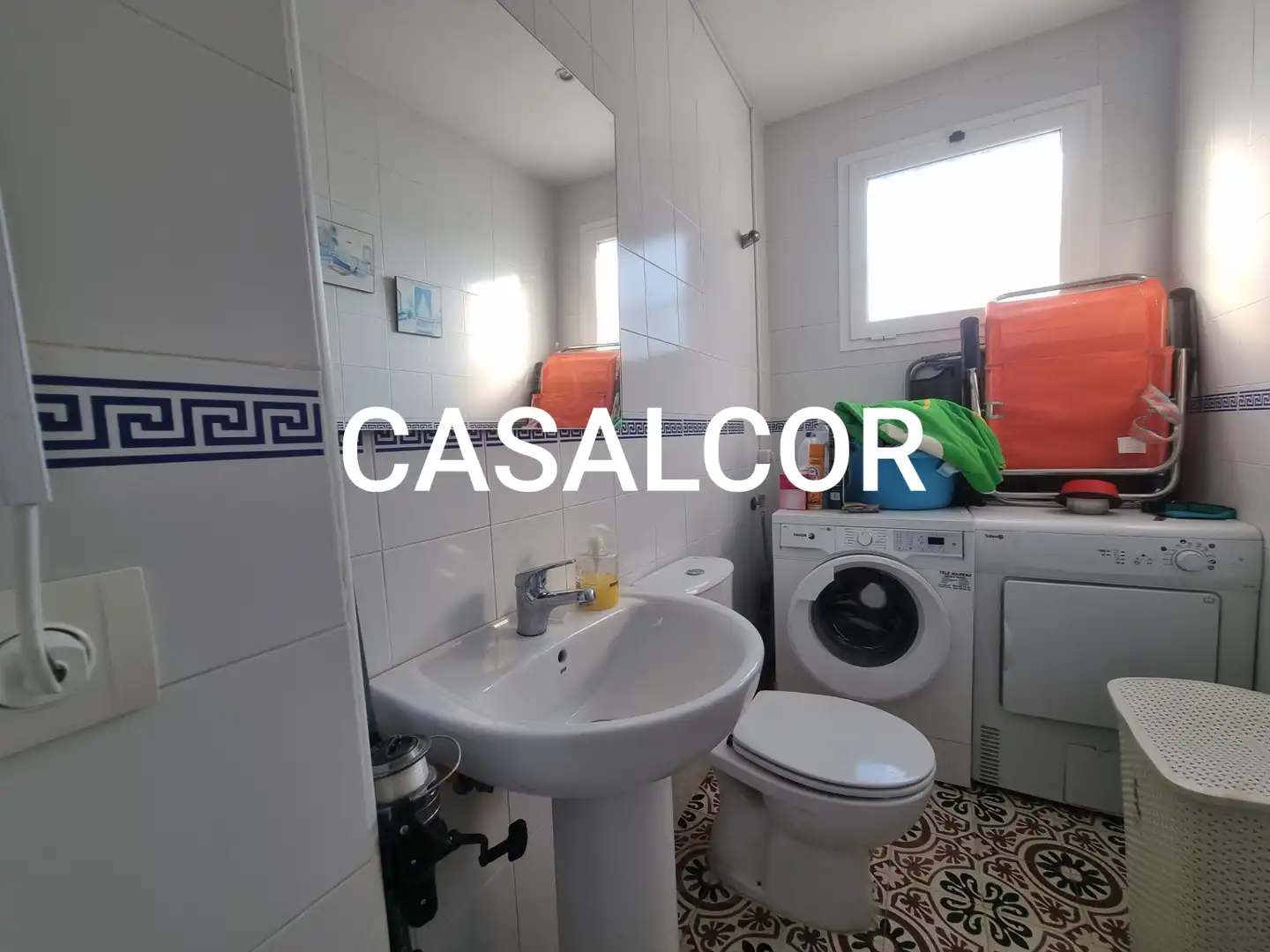 Bathroom of Detached homes for rent in Mairena del Alcor  with Furnished, Oven and Washing machine