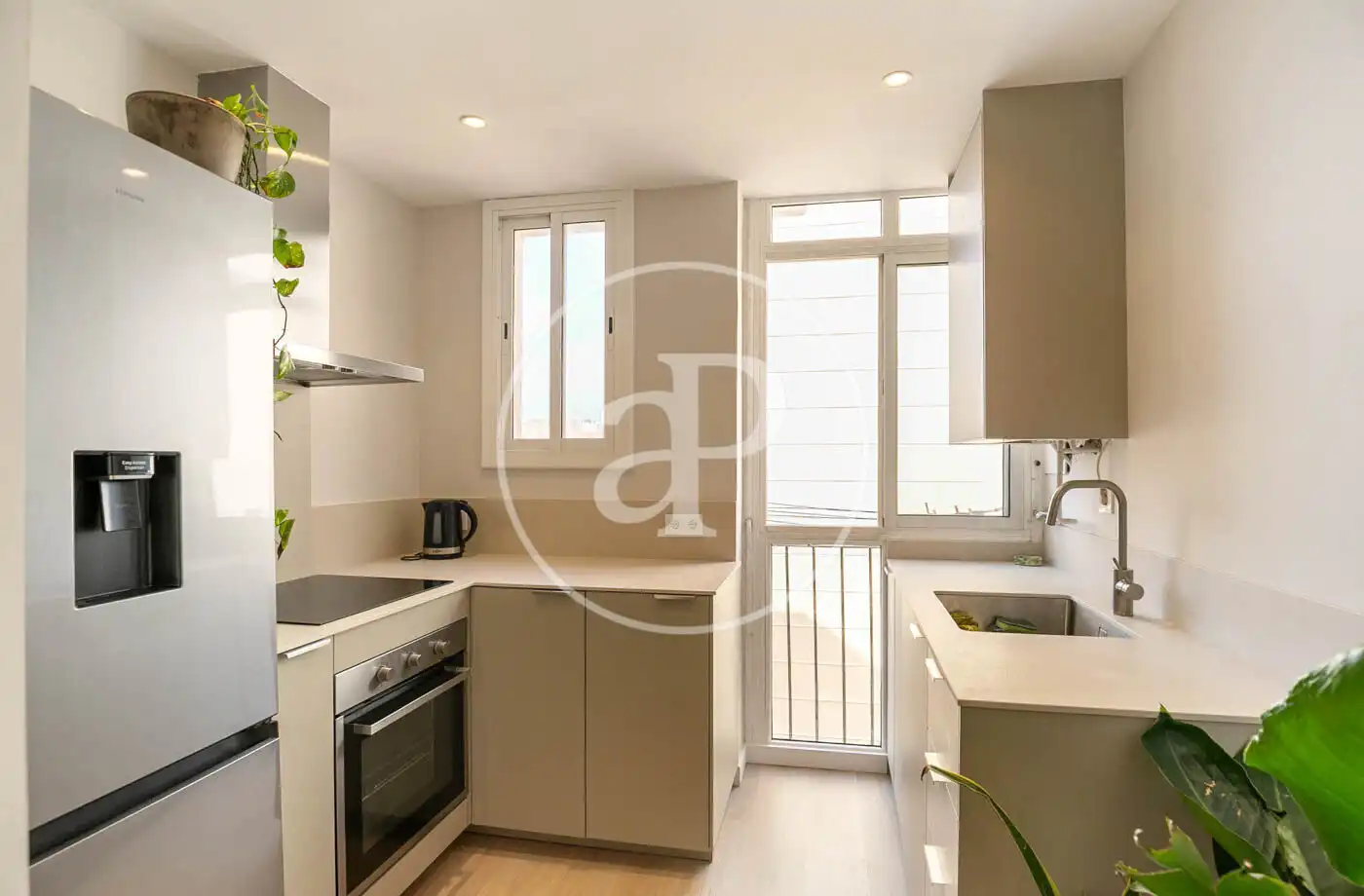 Flat with terrace to rent in Dos de Maig, imagen 5