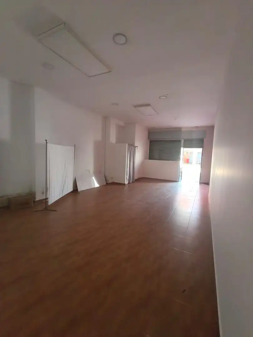 Local comercial de lloguer a Avenida de la Huerta 9, imagen 5