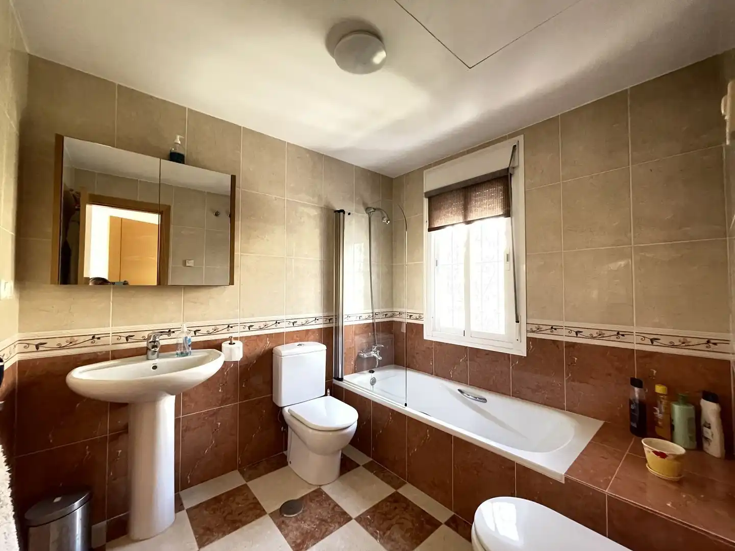 Bathroom of Houses for sale in Estepona  with Air Conditioner, Private garden and Terrace