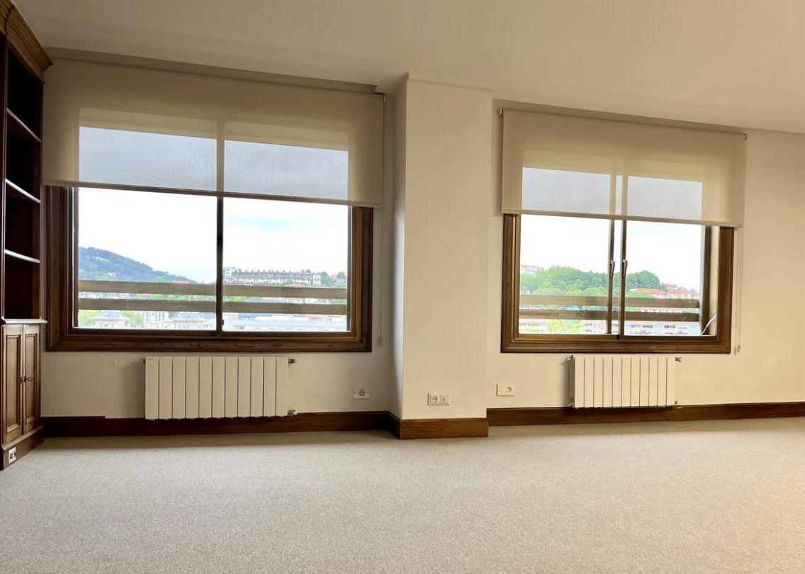Office for sale in Donostia - San Sebastián   with Air Conditioner and Heating