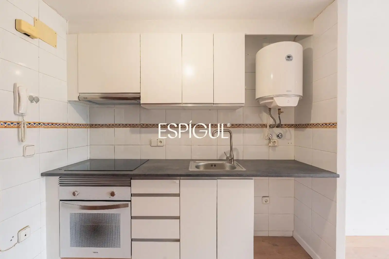 Cocina de Piso en venta en Girona con Aire acondicionado, Parquet y Terraza