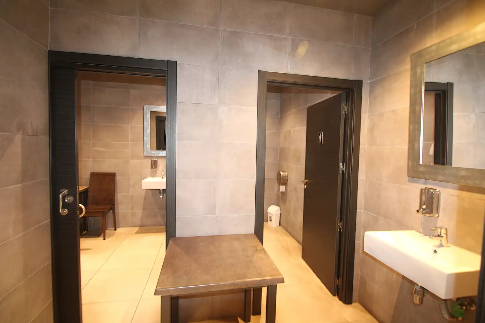 Baño de Local en traspaso en Alboraya con Aire acondicionado, Terraza y Amueblado