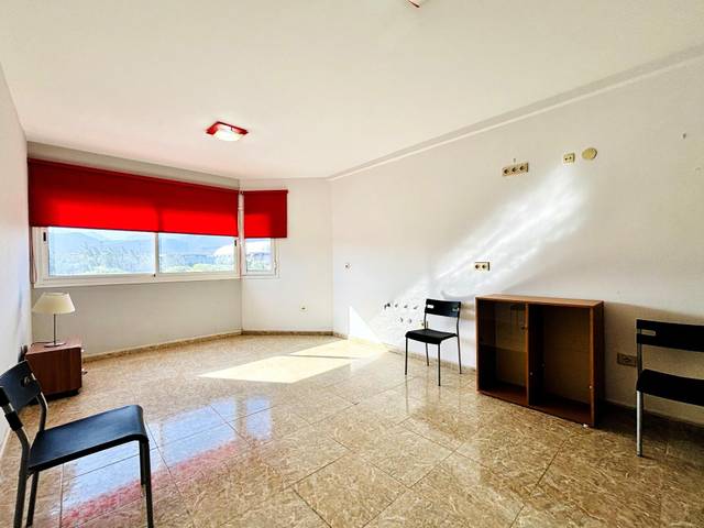 Oficina en Alquiler en Sardina