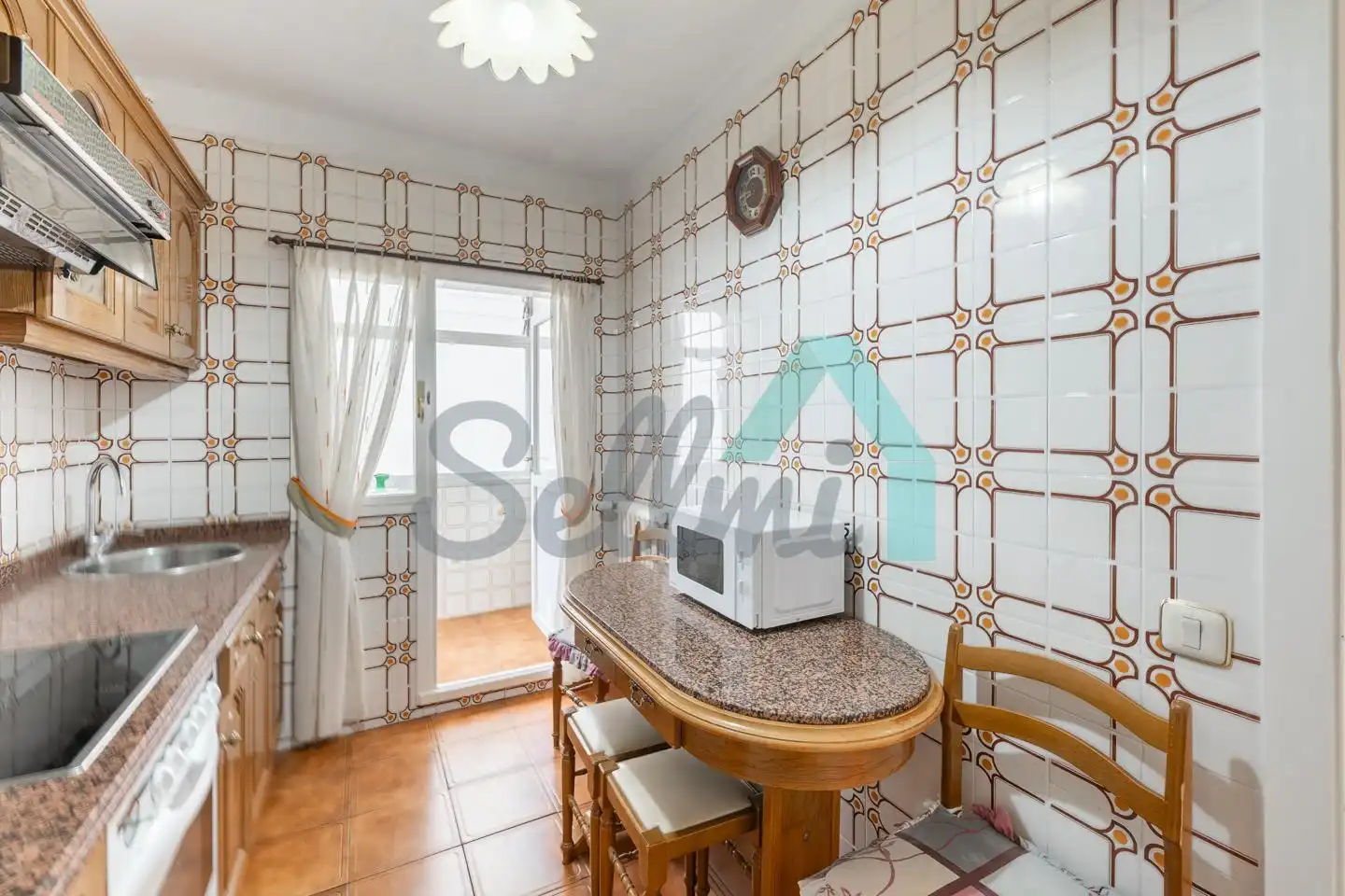 Cuina de Pis de lloguer en Oviedo  amb Calefacció, Parquet i Terrassa
