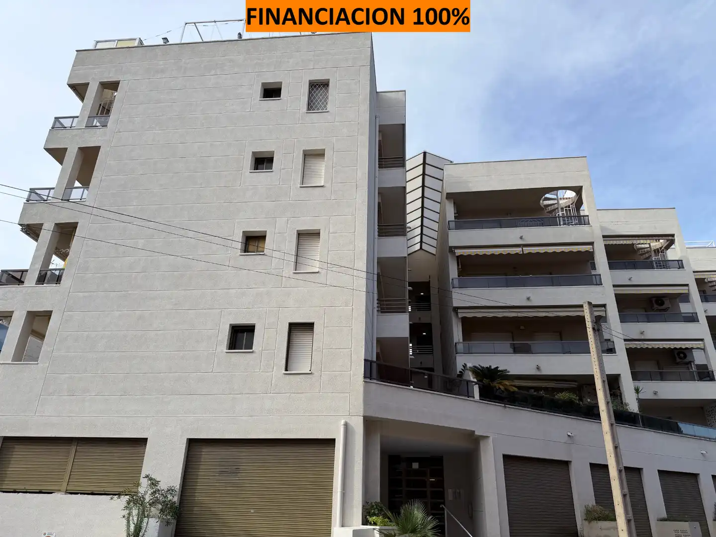 Vista exterior de Àtic en venda en Torredembarra amb Terrassa i Piscina comunitària