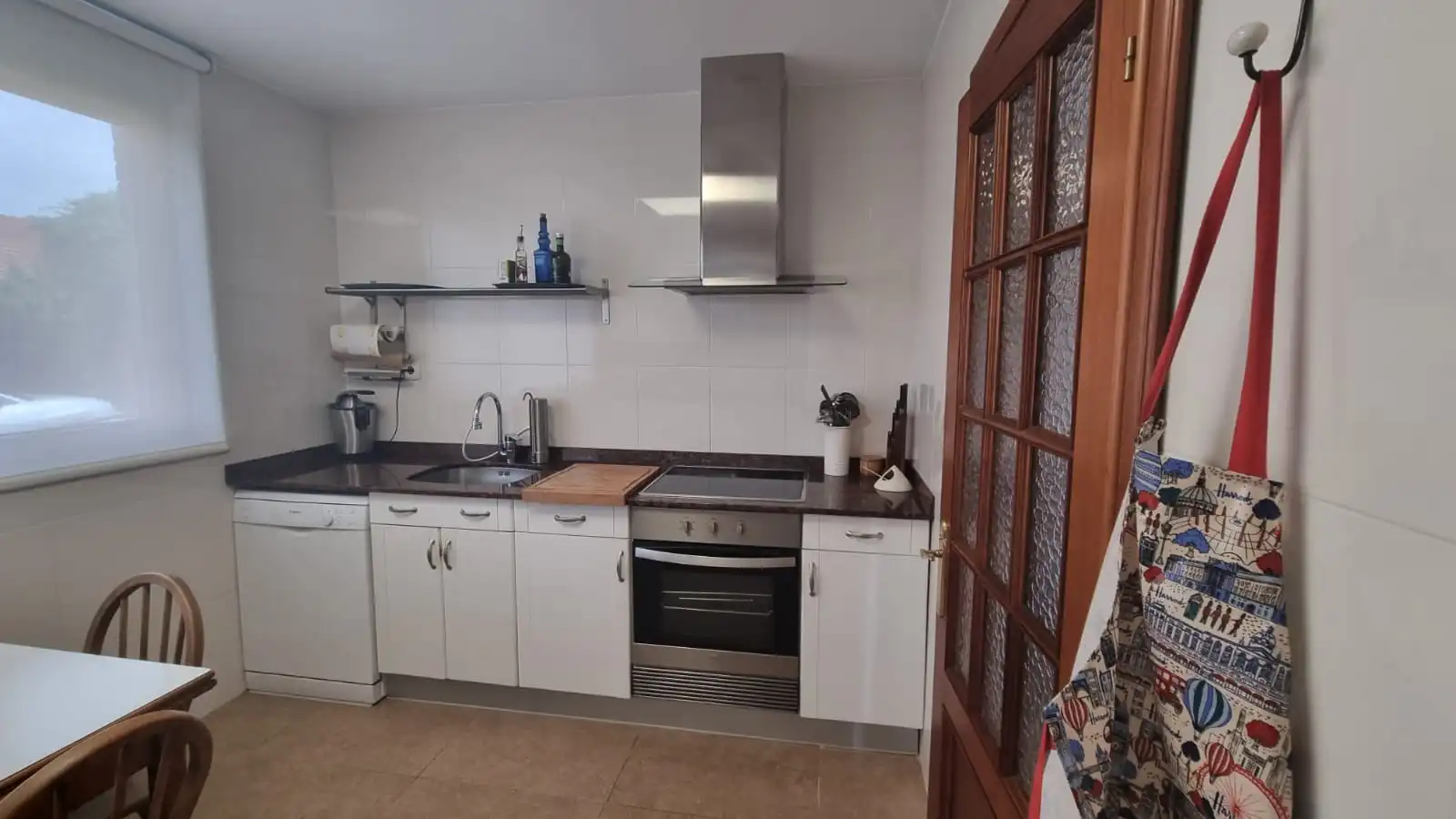 Cuina de Casa o xalet en venda en Miengo amb Calefacció, Jardí privat i Moblat