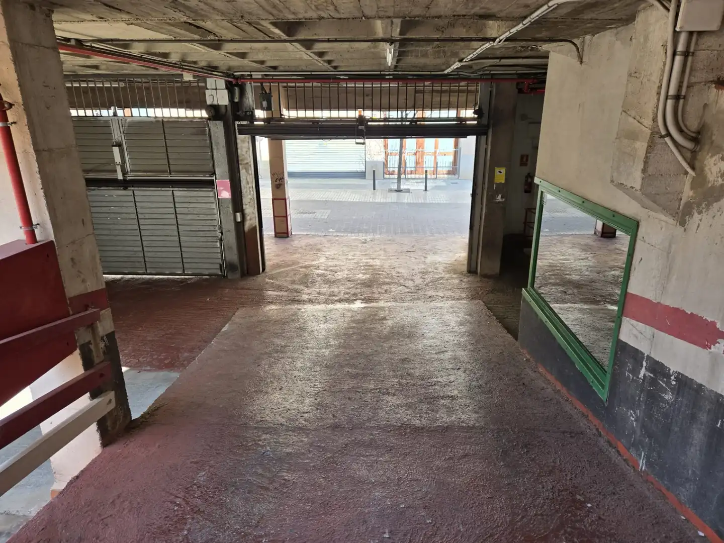 Garage zum Verkauf in L'Hospitalet de Llobregat mit Alarm