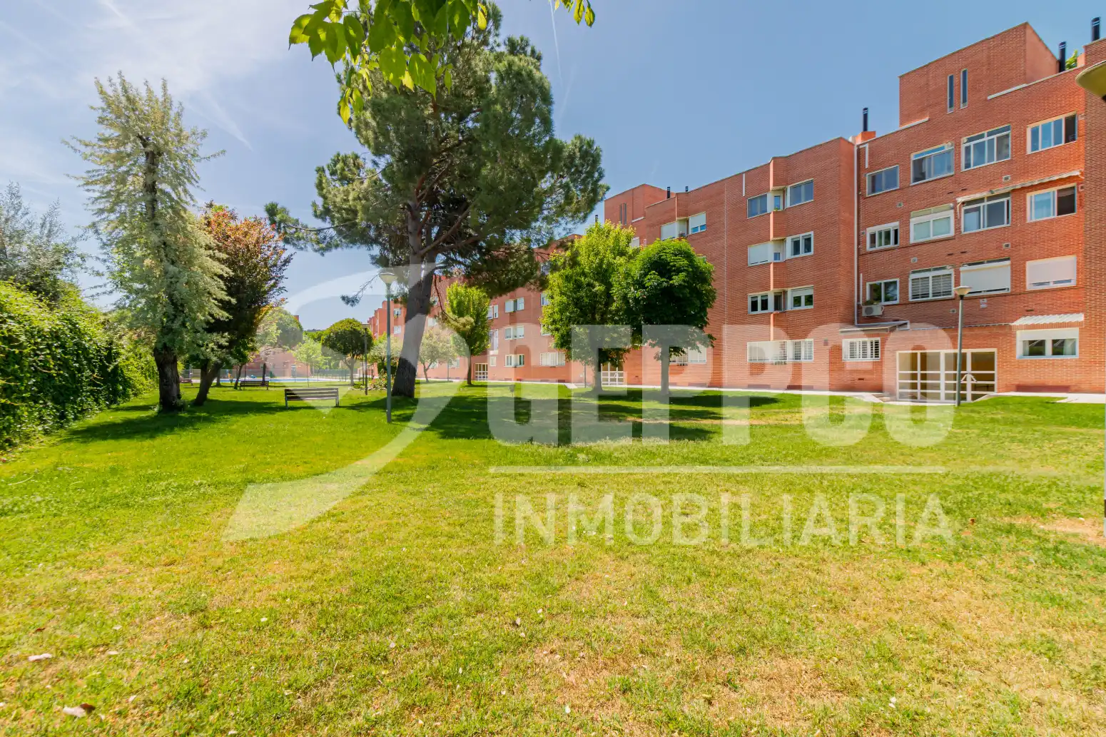 Exterior view of Flat for sale in Alcalá de Henares  with Air Conditioner, Heating and Community pool