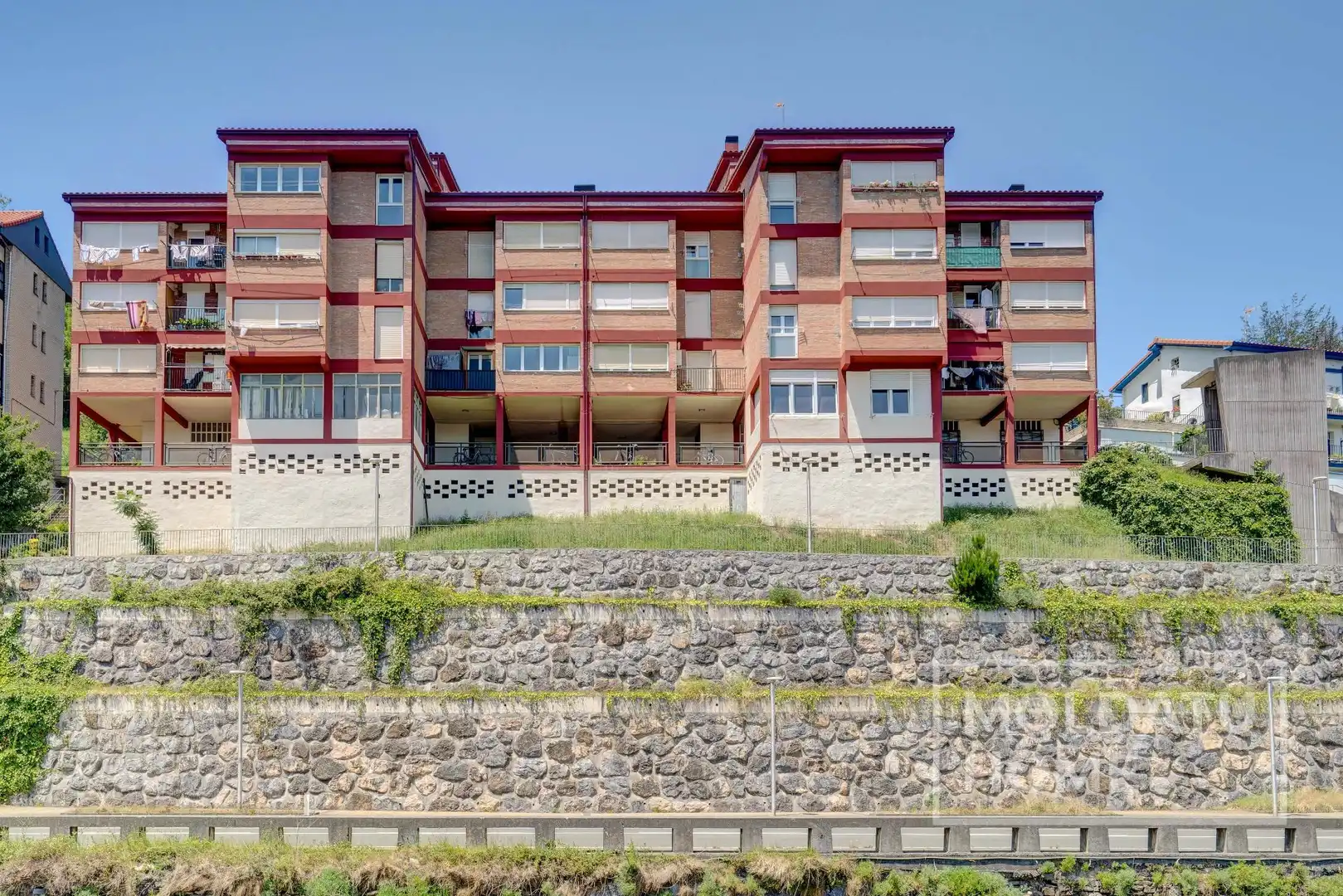 Außenansicht von Wohnung zum Verkauf in Zumaia mit Terrasse