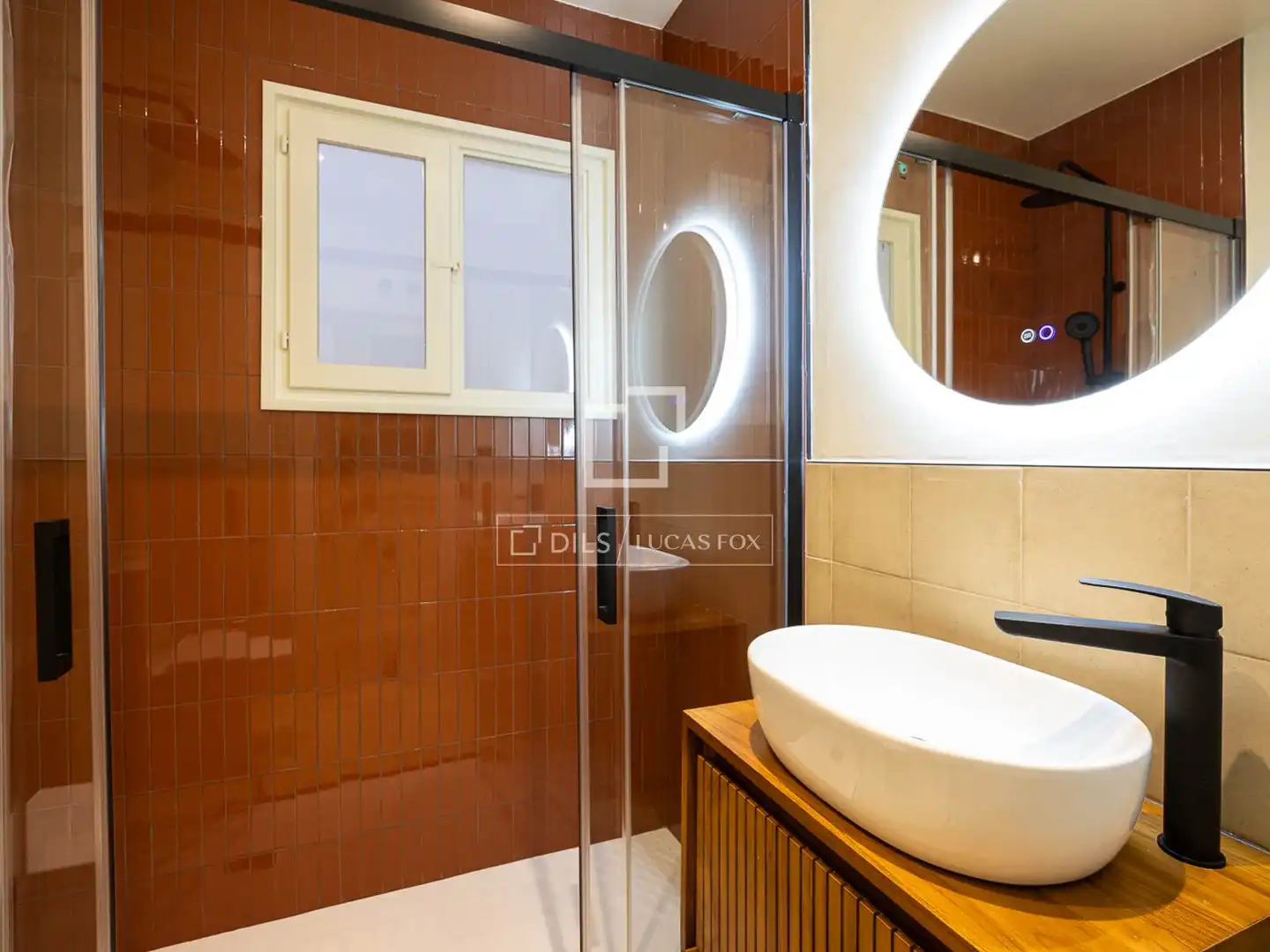 Baño de Piso en venta en Barcelona con Aire acondicionado, Terraza y Amueblado