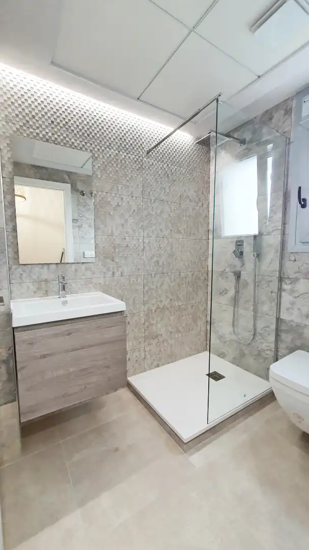 Baño de Apartamento de alquiler en Oliva con Aire acondicionado, Calefacción y Terraza