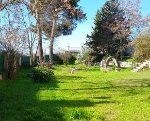 Jardí de Casa o xalet en venda en La Lastrilla  amb Aire condicionat, Terrassa i Balcó