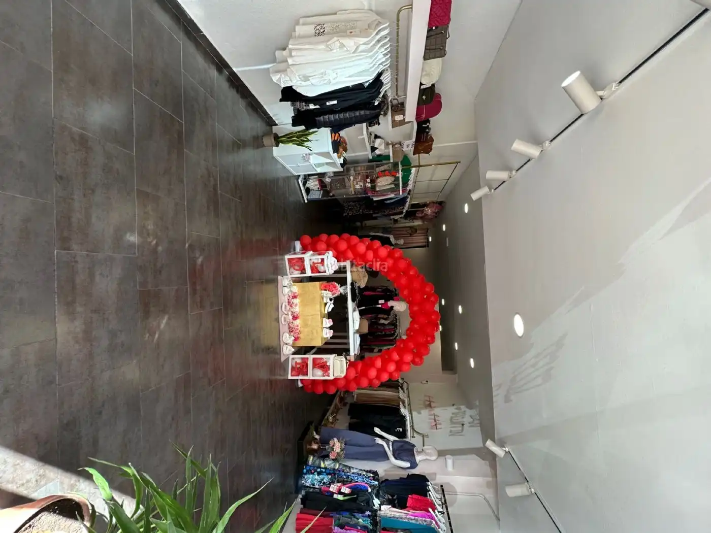 Local comercial en venda a Avinguda la Rambleta 49