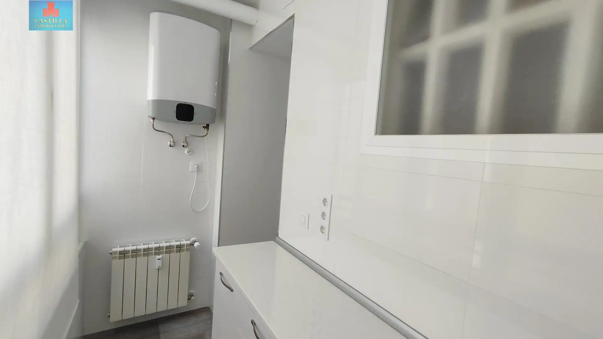 Baño de Piso en venta en Ávila con Calefacción, Jardín privado y Terraza
