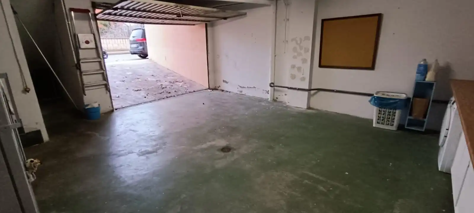 Parking de Casa adosada en venta en Monfarracinos con Calefacción, Jardín privado y Terraza