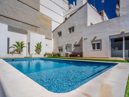 Swimming pool of House or chalet for sale in  Valencia Capital  with Private garden, Terrace and Swimming Pool