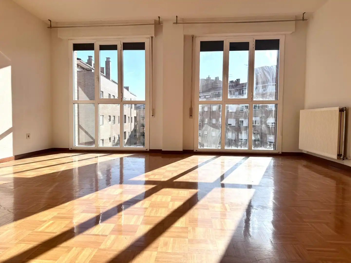 Sala de estar de Piso en venta en Ansoáin / Antsoain con Calefacción, Parquet y Trastero