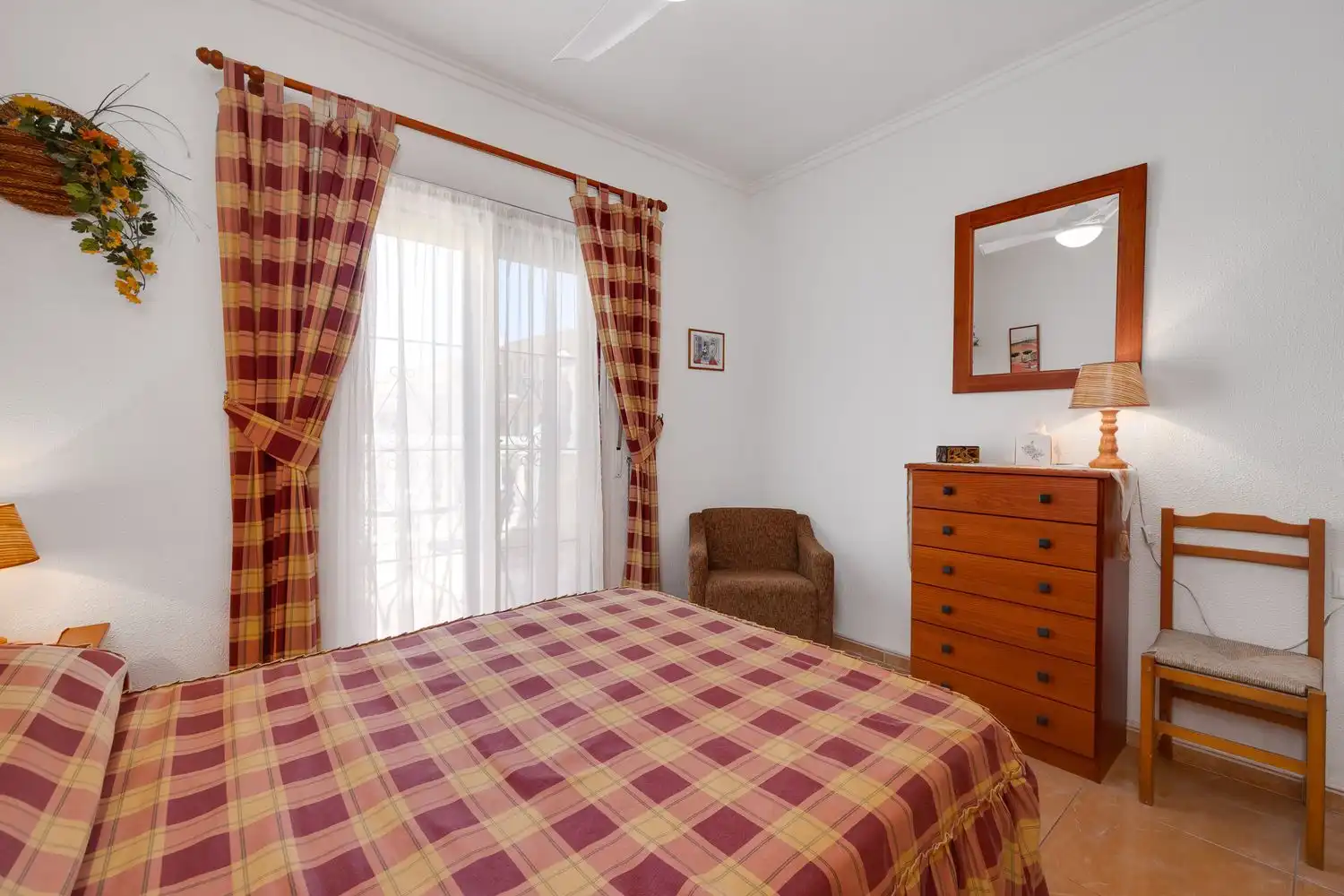 Schlafzimmer von Einfamilien-Reihenhaus zum Verkauf in Torrevieja mit Terrasse, Balkon und Gemeinschaftspool