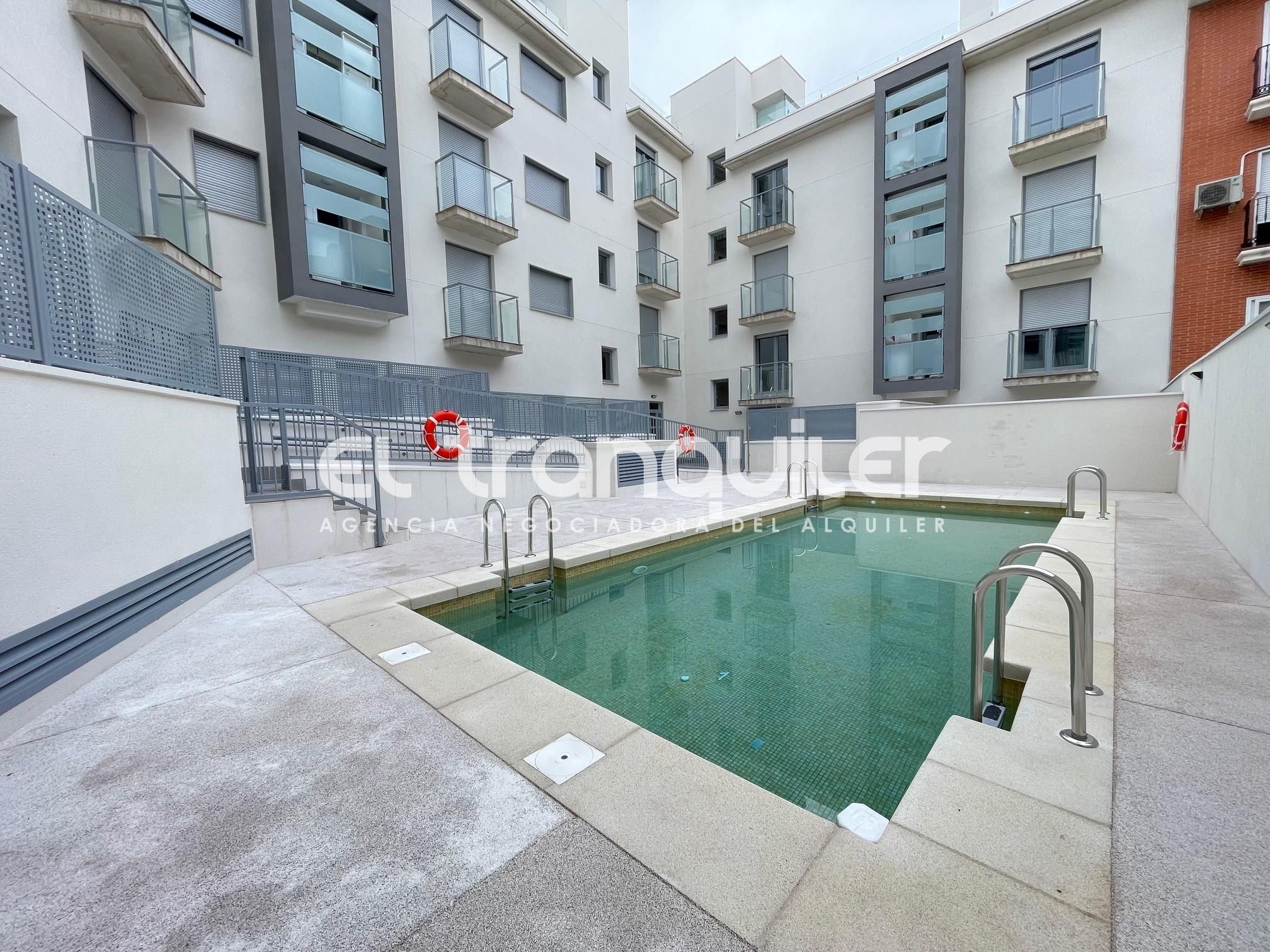 Piscina de Pis de lloguer en Fuenlabrada amb Terrassa, Piscina i Moblat